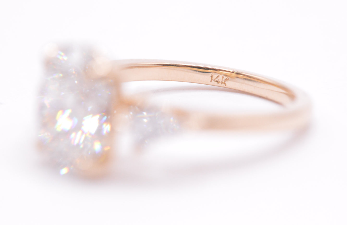 3ct oval lab diamond center igi certified f color vs1 .45ct kite shaope side stones 14k yellow gold