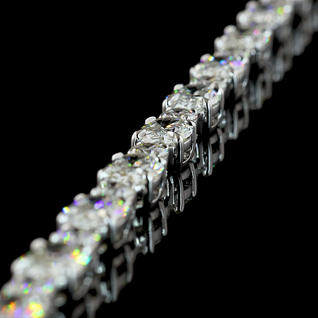 31.03 CTTW Round Lab Grown Diamond Tennis Necklace 18" (E Color and VS Clarity)