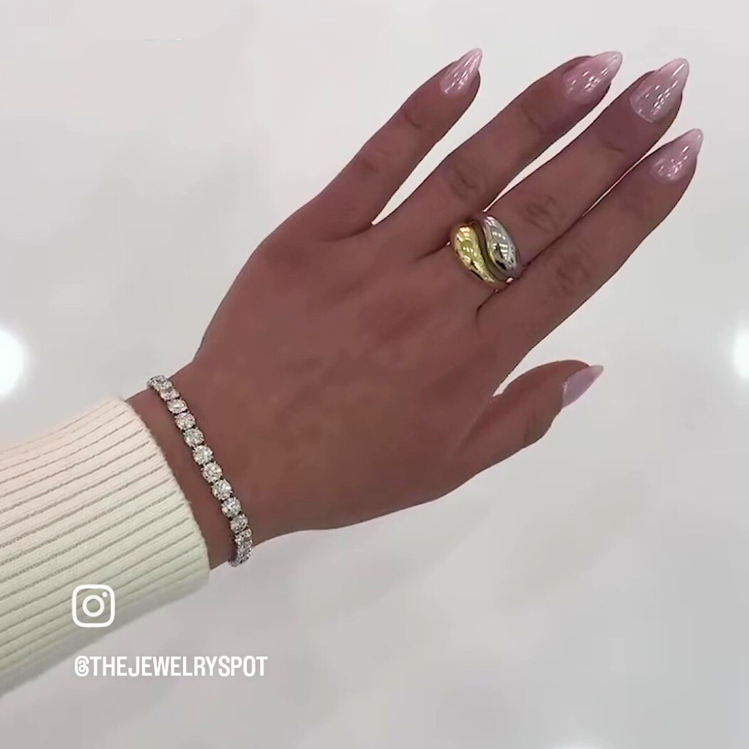 All shapes or sizes
Natural or Lab diamond! Made to order 💎✨
Send us a DM to get started on your dream tennis bracelet today!