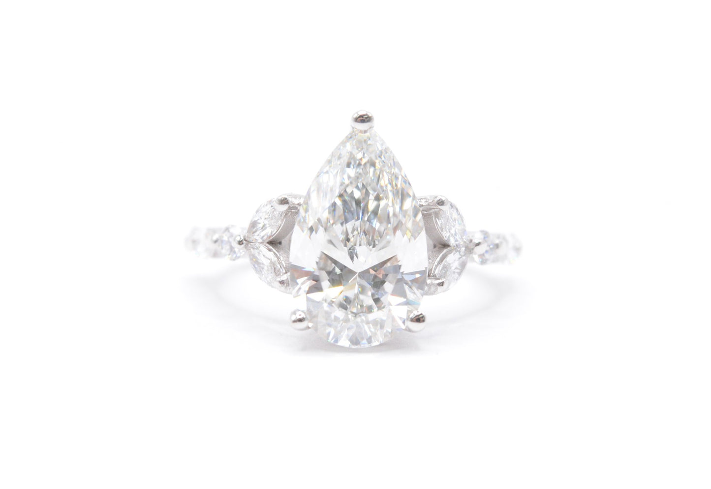 3ct pear lab diamond center IGI certified f color VS1 custom marquis/round split diamond setting 14k white gold