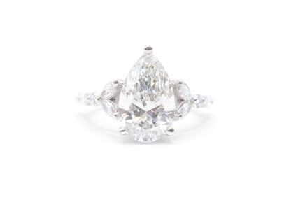 3ct pear lab diamond center IGI certified f color VS1 custom marquis/round split diamond setting 14k white gold