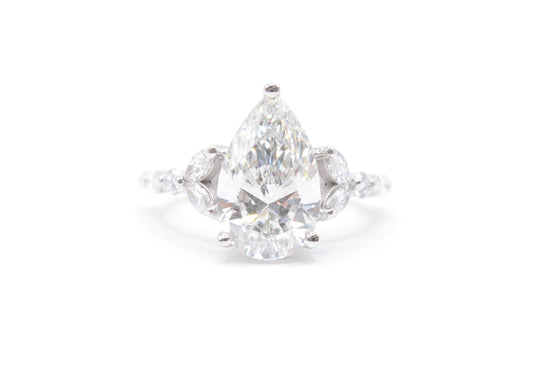 3ct pear lab diamond center IGI certified f color VS1 custom marquis/round split diamond setting 14k white gold