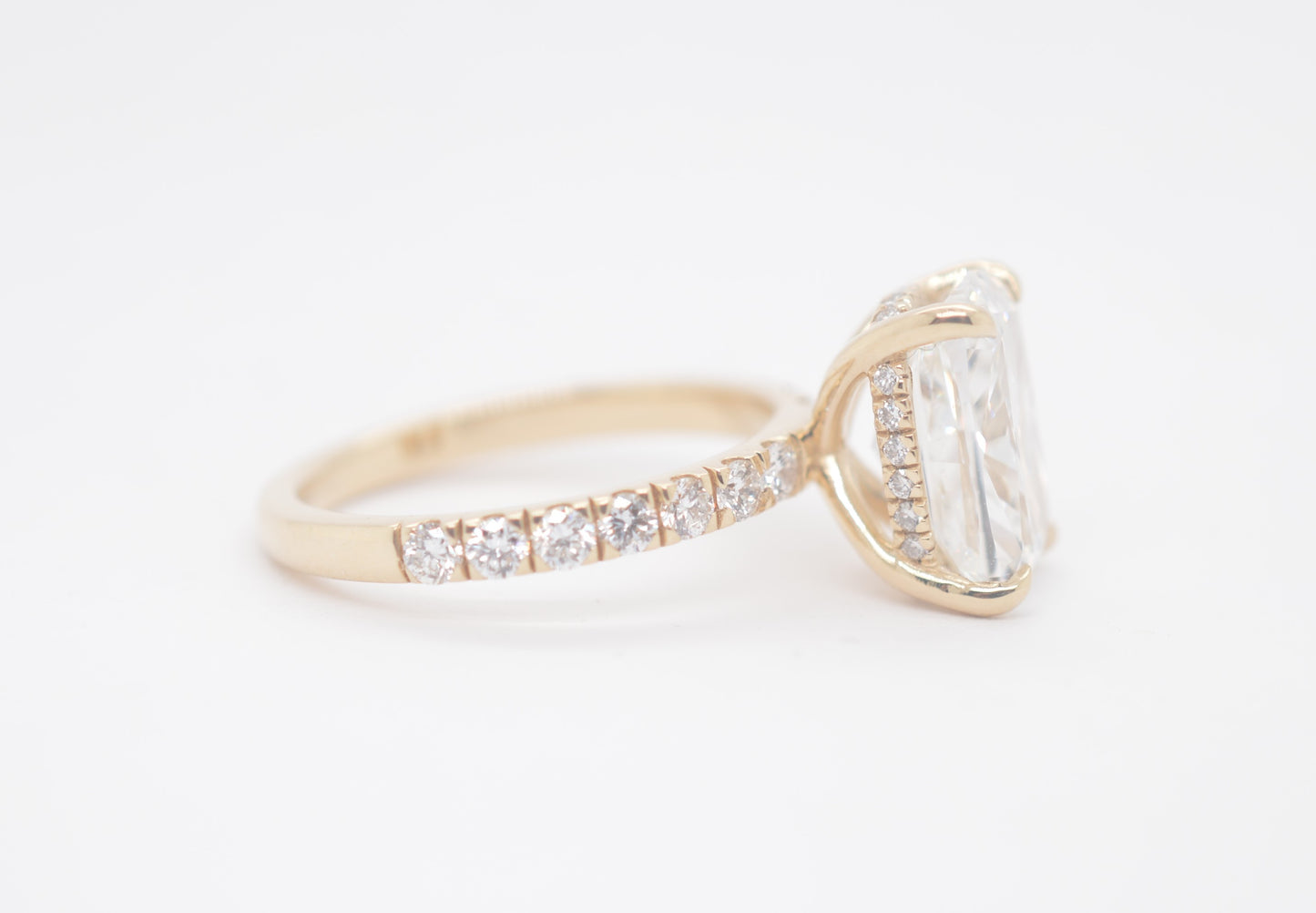 4ct cushion cut lab diamond igi certified diamond setting with accented under halo 14k yellow gold.