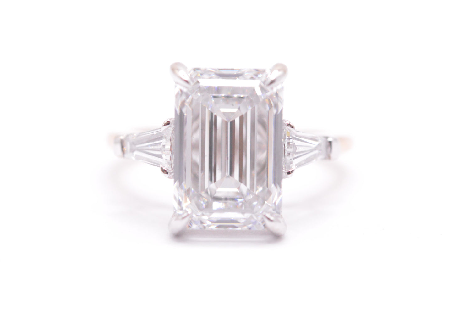 4ct emerald lab diamond igi certified f color vs1 with tapered baguette side stones 14k yellow gold