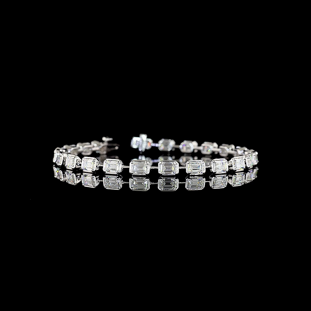 7.06 CTTW Emerald Lab Diamond Station Bracelet (E Color and VS2 Clarity)