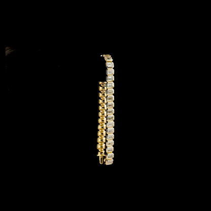 15.89 CTTW Emerald Lab Diamond Tennis Bracelet (E Color and VS1 Clarity)