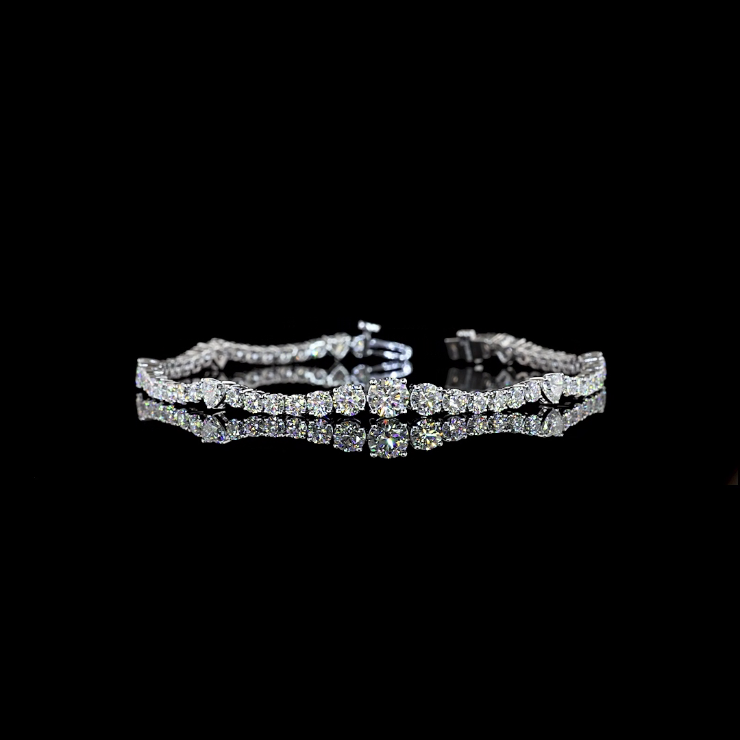 5.70 CTTW Round Lab Grown Diamond Station Line Tennis Bracelet 7" (E Color and VS1 Clarity)