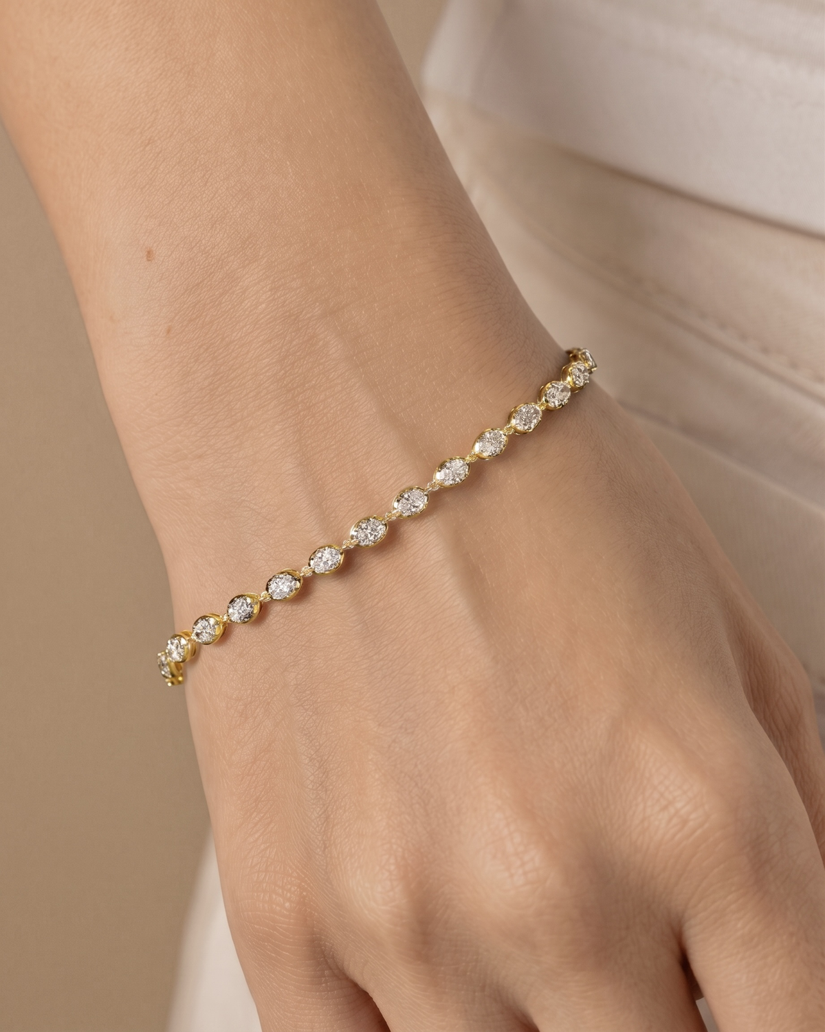 Diamond Oval Bezel Illusion Link Chain Bracelet