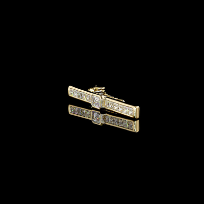 4.56 CTTW Emerald Lab Diamond Special Brooch (D Color and VVS2 Clarity)