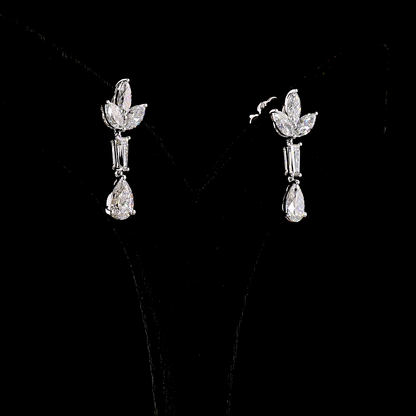 3.09 CTTW Pear Natural Diamond Hanging Earring Size 45 (F Color and SI1 Clarity)