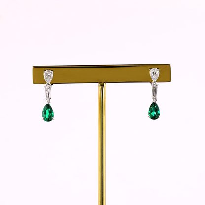 0.66 CTTW Pear Lab Diamond Hanging Earring (VS2 Clarity)