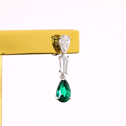 0.66 CTTW Pear Lab Diamond Hanging Earring (VS2 Clarity)