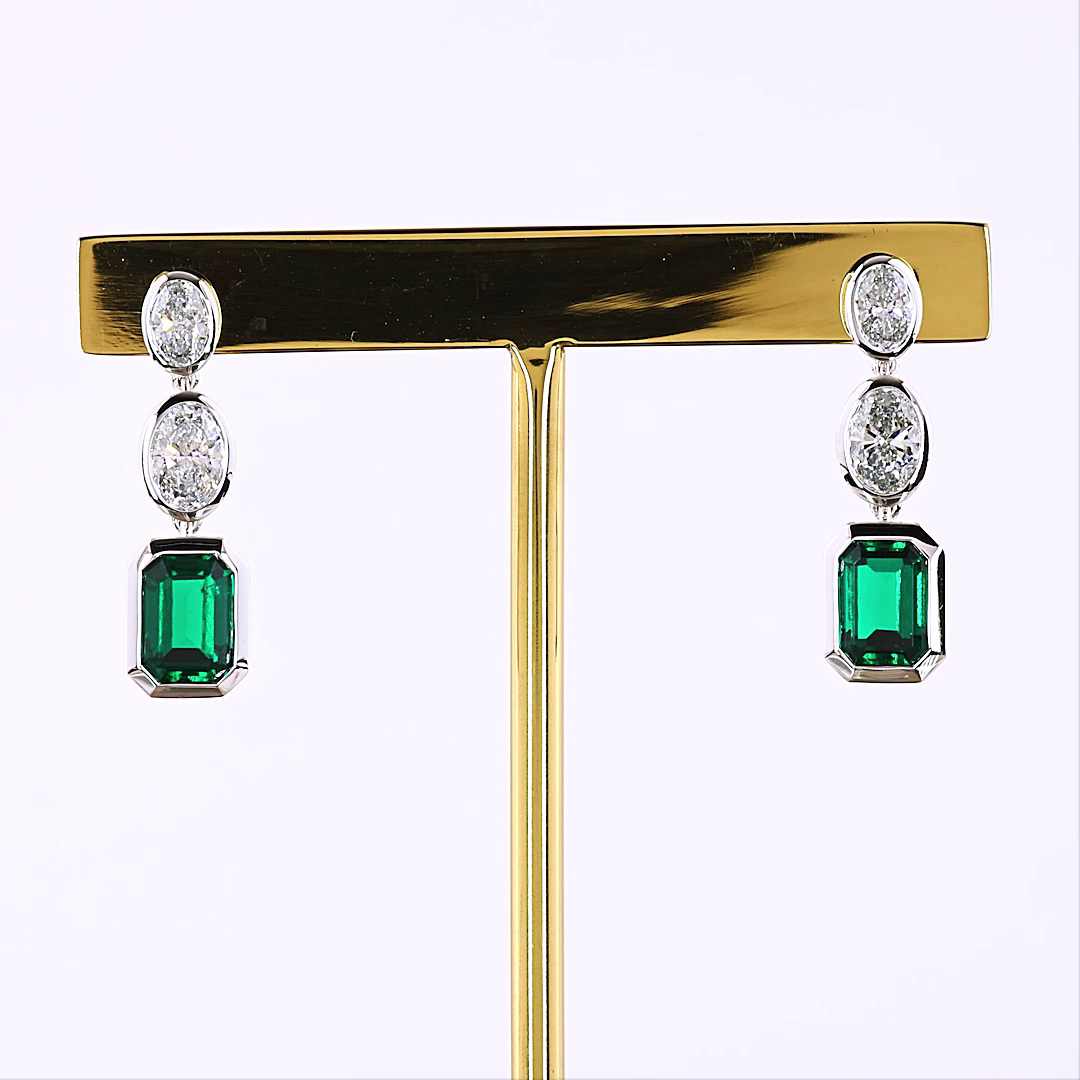 1.18 CTTW Emerald Lab Diamond Hanging Earring (VS1 Clarity)