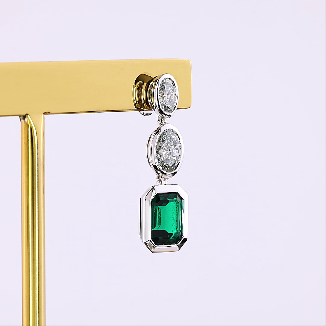 1.18 CTTW Emerald Lab Diamond Hanging Earring (VS1 Clarity)
