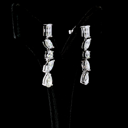 7.45 CTTW MIX Lab Diamond Hanging Earring (Fancy Vivid Green Color and VS1 Clarity)