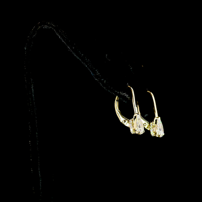 1.08 CTTW Pear Lab Grown Diamond Hanging Earring Size 18.4 (E Color and VS1 Clarity)