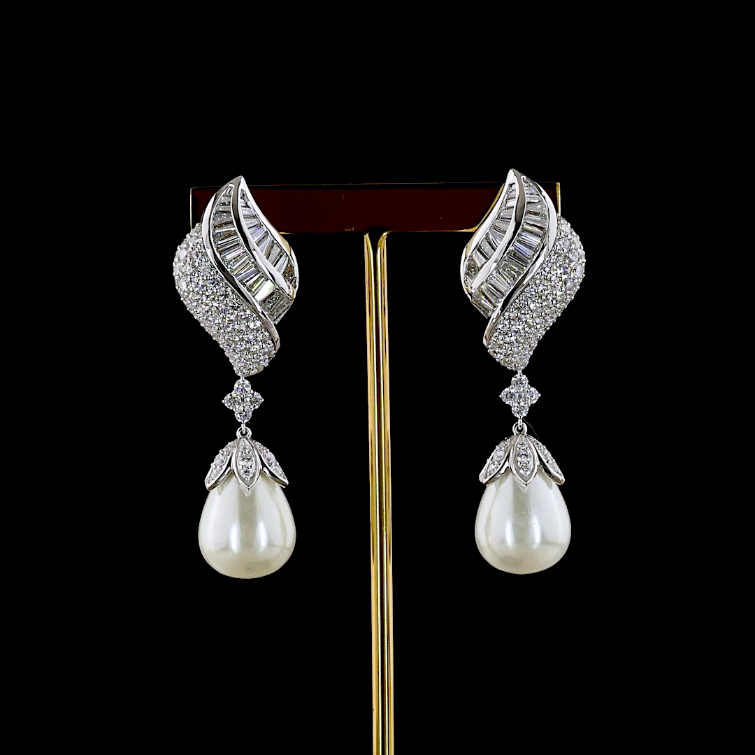 46.91 CTTW Round Lab Grown Diamond Hanging Earring Size 51.35 (F Color and VS2 Clarity)