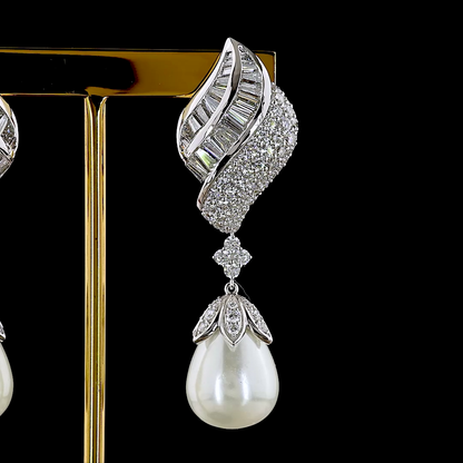 46.91 CTTW Round Lab Grown Diamond Hanging Earring Size 51.35 (F Color and VS2 Clarity)