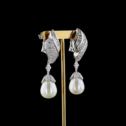 46.91 CTTW Round Lab Grown Diamond Hanging Earring Size 51.35 (F Color and VS2 Clarity)