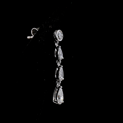 1.27 CTTW Pear Lab Diamond Hanging Earring (E Color and VS1 Clarity)