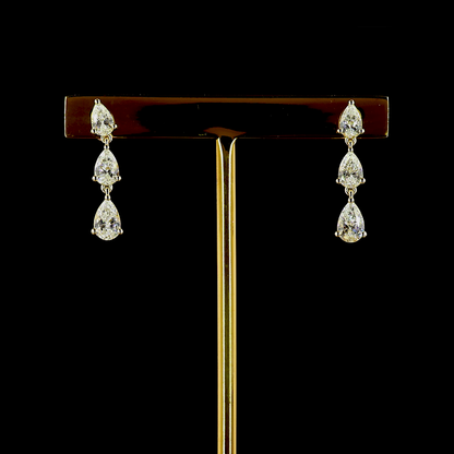 1.74 CTTW Pear Lab Grown Diamond Hanging Earring Size 22 (E Color and VS1 Clarity)