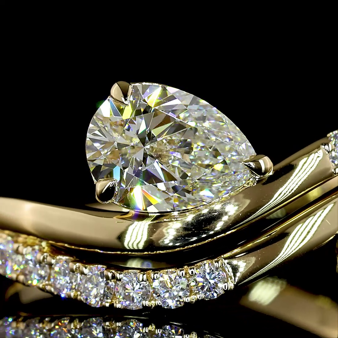 1.14 CTTW Oval Lab Diamond Special Ring (E Color and VS1 Clarity)